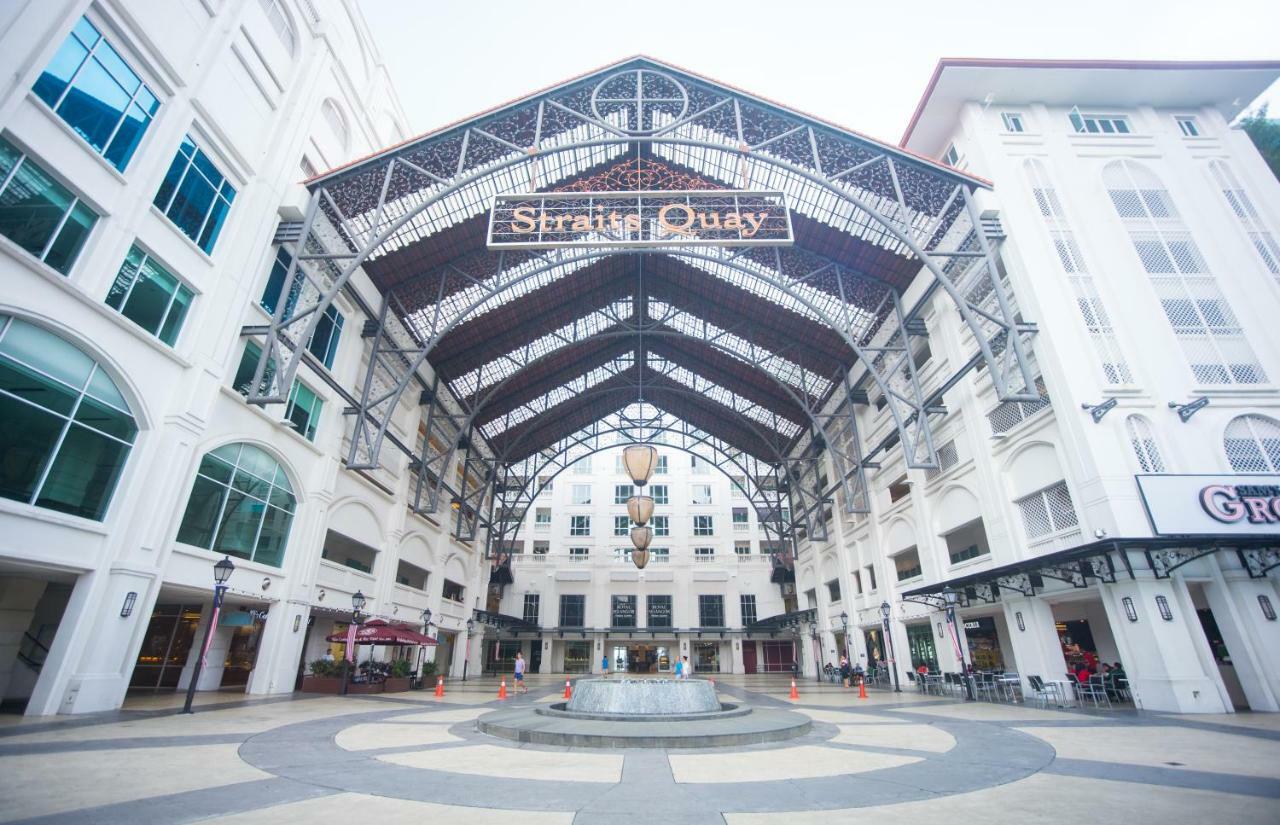 The Suites At Waterside Straits Quay By Plush Bagan Jermal Exteriör bild